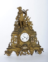 Orologio nell'arredamento, inizio XIX secolo