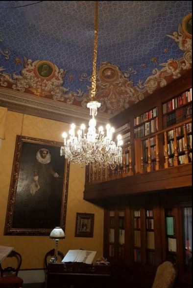 Palazzo Viti, Biblioteca