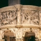 Nicola e Giovanni Pisano lasciano a Pisa due grandi testimonianze della loro opera: i pulpiti nel battistero e nella cattedrale