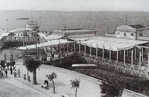 La rotonda: i Bagni Acquaviva in una foto d'epoca