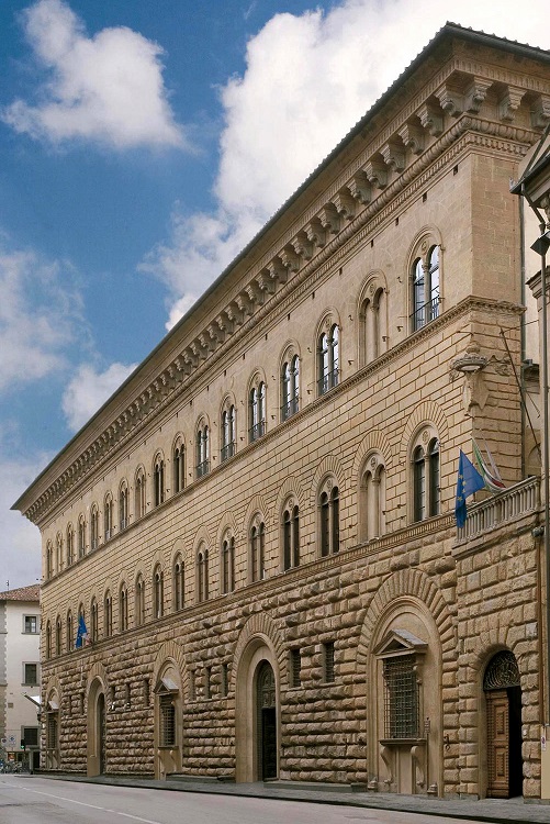 L'estate nei palazzi fiorentini del quattrocento: la facciata esterna di Palazzo Medici Riccardi